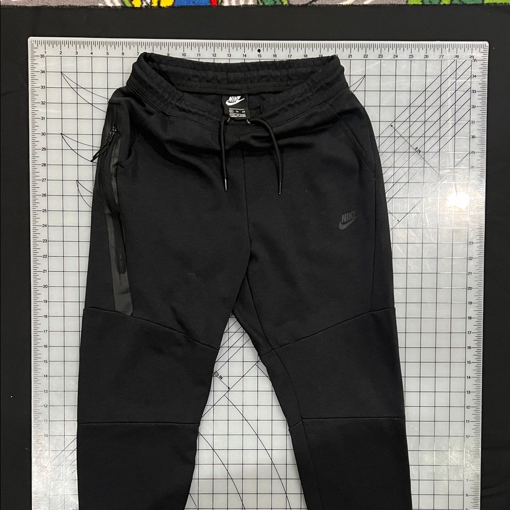 Nike Black Jogger Sweatpants with zipper pocket